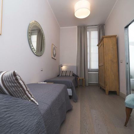 3 Rooms Guest House Chiavari Bagian luar foto