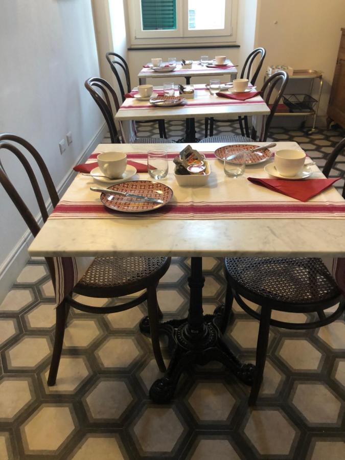 3 Rooms Guest House Chiavari Bagian luar foto