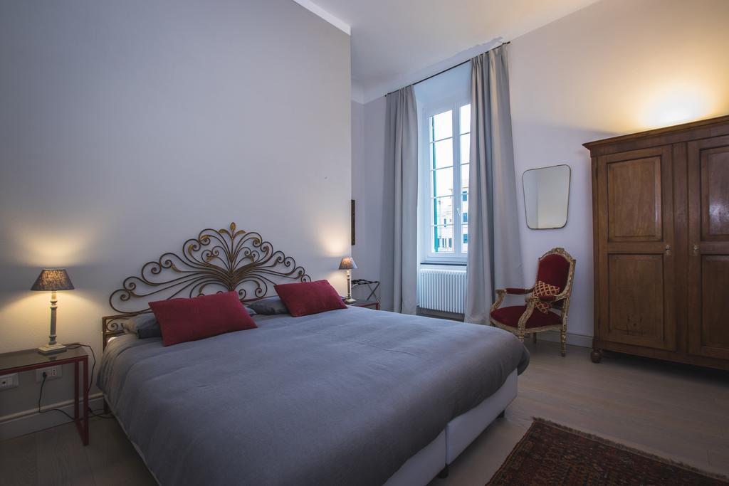 3 Rooms Guest House Chiavari Bagian luar foto